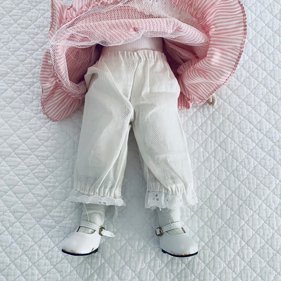 Porcelain Doll - Picture 4 of 5